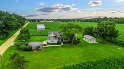 /international/us/8269-carson-road-kingston-il-110101054503/