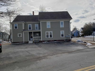 /international/us/68-charles-street-rochester-nh-110107982861/