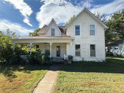/international/us/305-w-adams-street-butler-mo-110110266943/