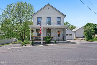 /international/us/106-cumpston-street-esperance-ny-110108577159/