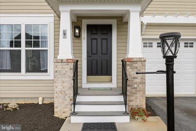 /international/us/116-roseville-court-boyce-va-110107868760/