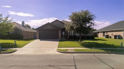 /international/us/944-thistle-meade-circle-burleson-tx-110101176471/?lang=en
