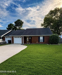 /international/us/105-emily-drive-winterville-nc-110108423834/
