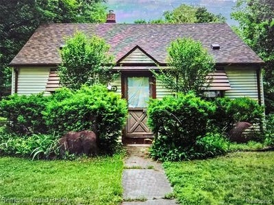 /international/us/20441-five-points-street-redford-twp-mi-110103478709/