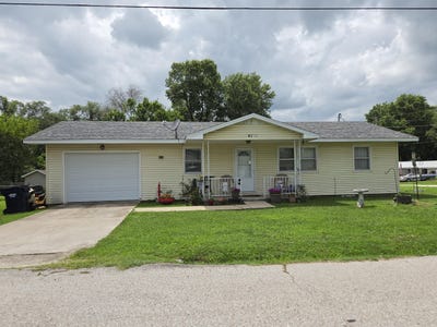 /international/us/1127-n-oak-street-buffalo-mo-110108721842/