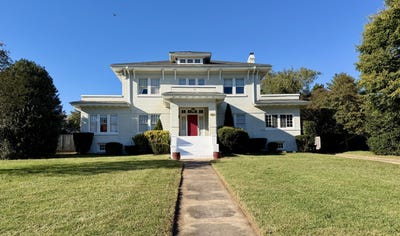 /international/us/2243-grandin-rd-sw-roanoke-va-110120804986/