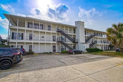 /international/us/1157-marina-drive-slidell-la-110105903412/