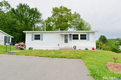/international/us/8-maple-rock-road-southington-ct-110108477163/