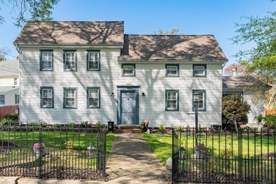 /international/us/14-fox-run-road-cape-may-court-house-nj-110108296183/