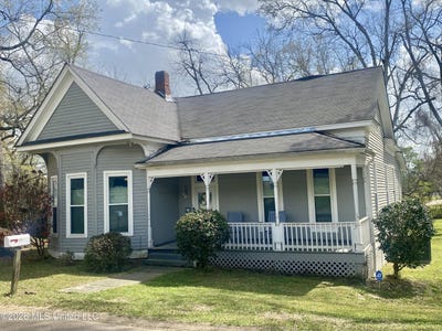 /international/us/106-ainsworth-street-hazlehurst-ms-110106256483/