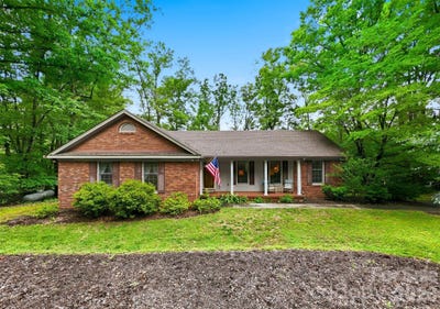 /international/us/104-laurelwood-drive-morganton-nc-110108409884/