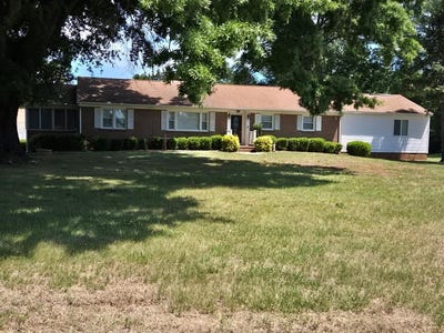/international/us/6-mahan-farmville-va-110109504313/