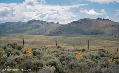 /international/us/chimney-butte-road-lot-8-boulder-wy-110106810738/