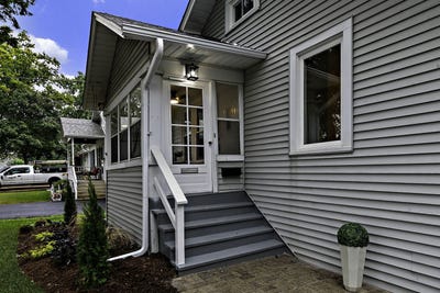 /international/us/143-e-division-street-villa-park-il-110120412879/