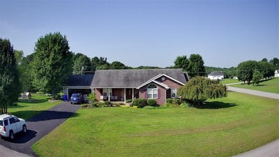 /international/us/869-haywood-cedar-grove-road-glasgow-ky-110101165673/