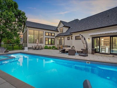 /international/us/4951-cherrywood-place-west-des-moines-ia-110108296644/