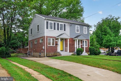 /international/us/2113-rollins-drive-alexandria-va-110119967690/
