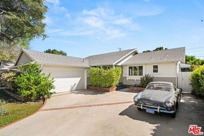 /international/us/6664-royer-ave-west-hills-ca-110106623647/