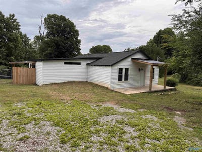/international/us/7546-old-springville-road-trussville-al-110107056990/