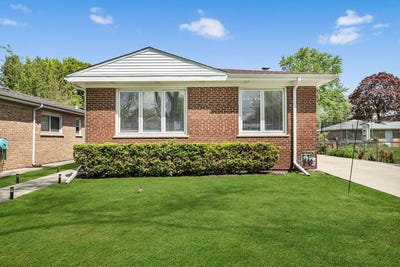 /international/us/3816-howard-street-skokie-il-110107779167/