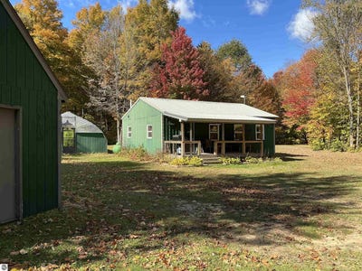 /international/us/9325-ne-barnhart-road-mancelona-mi-110110278612/
