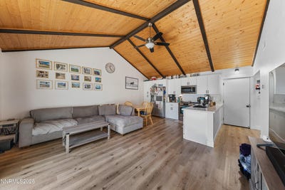 /international/us/21-castle-way-carson-city-nv-110108489167/