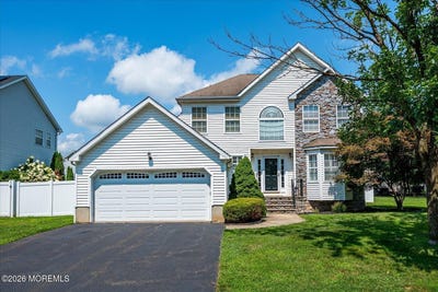 /international/us/26-brittany-way-kendall-park-nj-110109786634/
