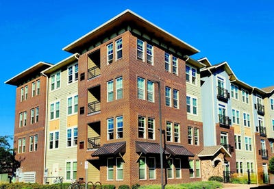 /international/us/670-e-algonquin-road-schaumburg-il-110107546576/