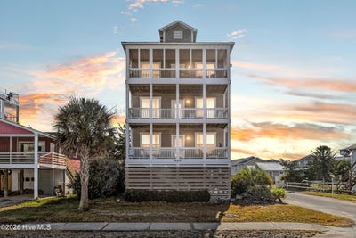/international/us/400-canal-drive-carolina-beach-nc-110110391261/