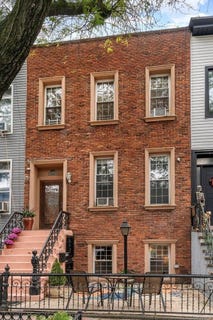 /international/us/147-weirfield-street-brooklyn-ny-110103507241/