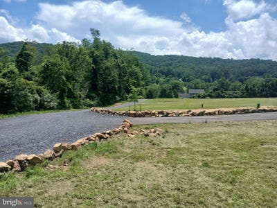 /international/us/carolyns-way-linden-va-110108500106/