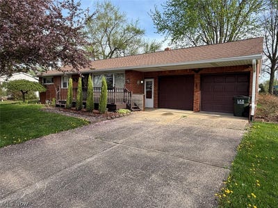 /international/us/239-fairview-street-louisville-oh-110107540169/