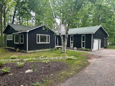 /international/us/8118-e-mitchell-petoskey-mi-110099169444/