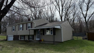 /international/us/2527-e-26th-street-erie-pa-110098402991/