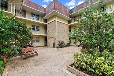 /international/us/5570-tamberlane-circle-palm-beach-gardens-fl-110107818066/
