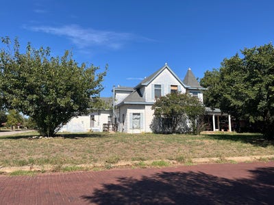 /international/us/510-nw-avenue-d-childress-tx-110106850604/