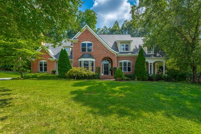 /international/us/9542-legacy-oaks-drive-ooltewah-tn-110101162587/