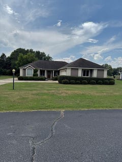 /international/us/110-canterbury-drive-eufaula-al-110101090616/