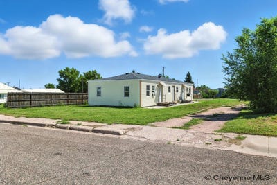 /international/us/409-lawson-st-pine-bluffs-wy-110101524551/