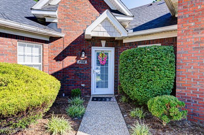 /international/us/7102-emily-ann-ln-crestwood-ky-110109041693/