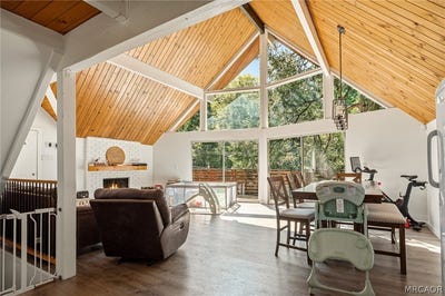 /international/us/316-pioneer-road-lake-arrowhead-ca-110107895470/