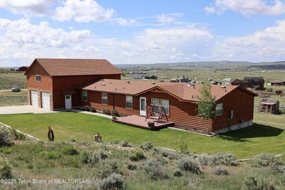 /international/us/25-vixen-circle-pinedale-wy-110098425269/
