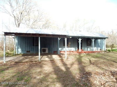 /international/us/145-county-road-511-como-ms-110106588860/
