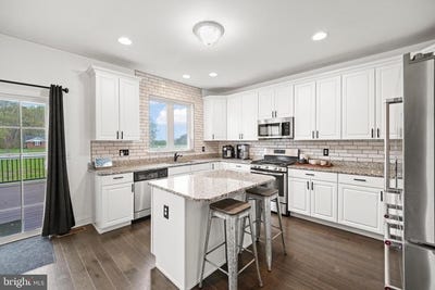 /international/us/1325-carrick-court-middletown-de-110107036530/