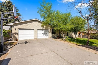 /international/us/230-apache-rexburg-id-110108254093/