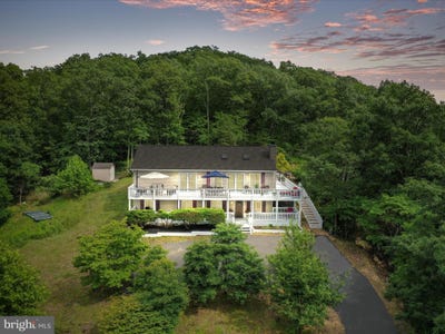 /international/us/1390-applewood-drive-front-royal-va-110100185271/