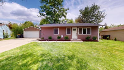 /international/us/305-cedar-court-streamwood-il-110108386240/