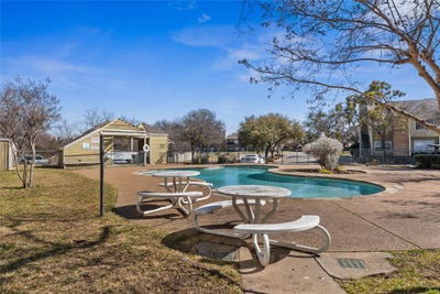 /international/us/4115-esters-road-irving-tx-110105843907/