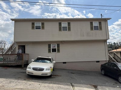 /international/us/104-pine-street-mabscott-wv-110106329227/