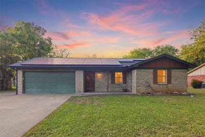 /international/us/1018-princeton-place-cleburne-tx-110107279429/